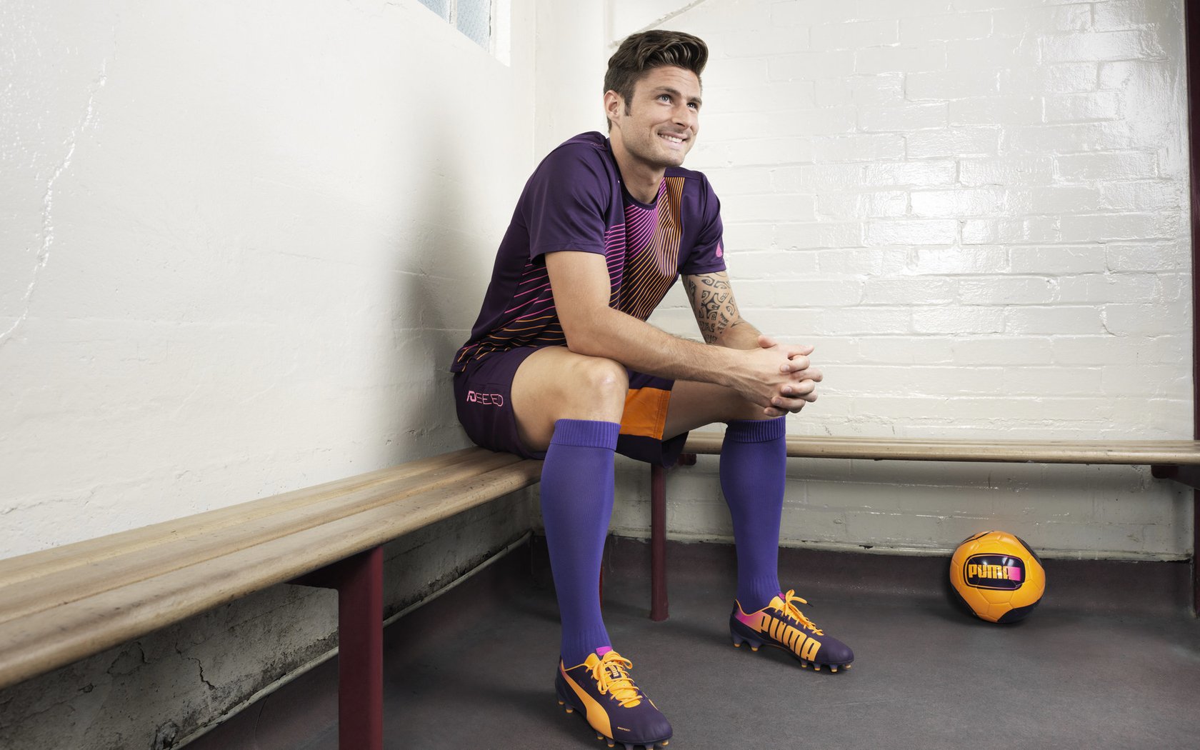 mk体育网页-官方:意大利裁判组执法巴黎vs拜仁焦点战,马里亚尼任主裁,巴黎意大利门将