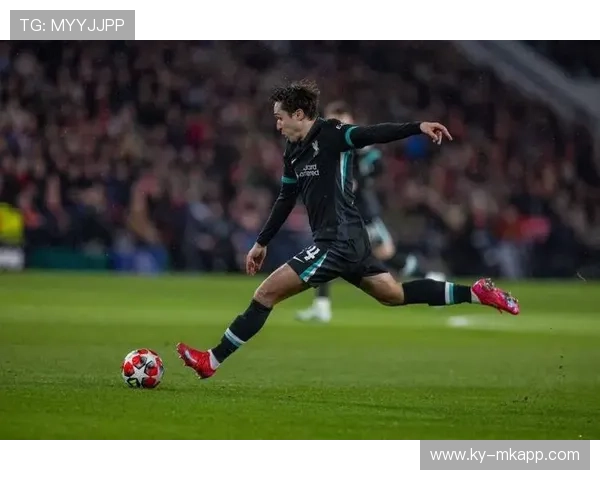 埃因霍温前压奏效，加克波不断寻找机会